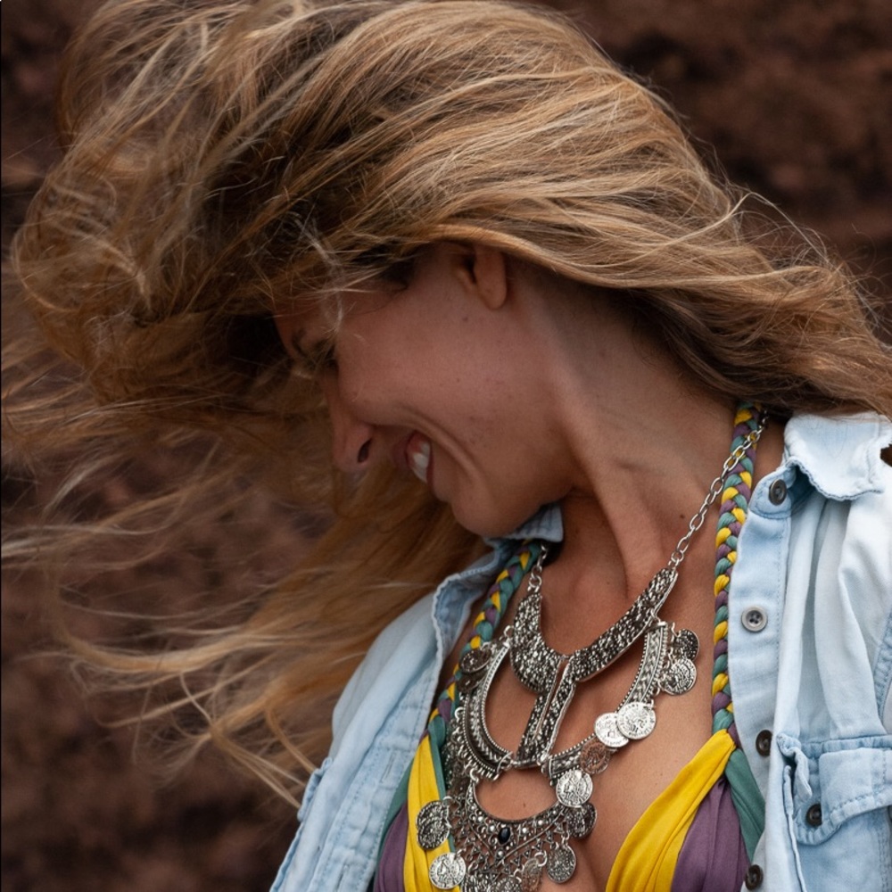 Meet your Posher, Caity